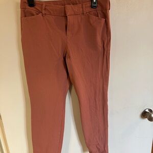 Rusty Mauve woman Old Navy Pixie Ankle Pants Size 8